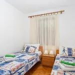 Beautiful Apartment In Njivice With Wifi