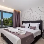 Hadrie Luxury Resort And Vilas Rova
