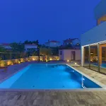 Elegant Villa Chiara With Pool