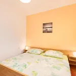 Cozy Apartment In Malinska With Wifi
