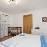 Cozy Home In Moscenicka Draga With Kitchen