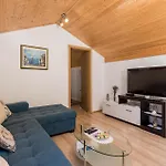 Cozy Home In Moscenicka Draga With Kitchen