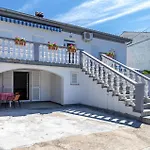 Pet Friendly Apartment In Jadranovo With Wifi