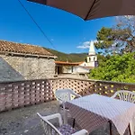 3 Bedroom Lovely Home In Nerezine