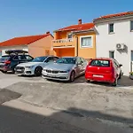 Awesome Apartment In Barbat Na Rabu With Kitchen