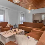 3 Bedroom Stunning Apartment In Novi Vinodolski