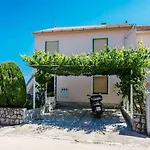 Apartments And Room Ivanka Petar
