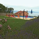 2 Bedroom Lovely Apartment In Klenovica