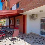 Gorgeous Apartment In Banjol With Kitchen