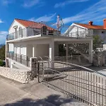 2 Bedroom Lovely Apartment In Dramalj