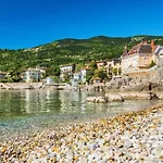 Apartment La Mer-2 By Interhome