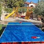 Villa Lukas&Ana S Bazenom,Djecjim Igralistem