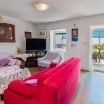 Cozy Home In Palit With Kitchen