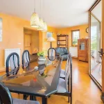 3 Bedroom Awesome Apartment In Viskovo