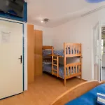 Cozy Apartment In Supetarska Draga With Kitchen