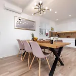 Nice Home In Silo With Kitchen