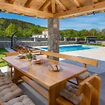 Stunning Home In Soboli, Cavle With Kitchen
