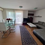 Modern Apartment Kompas