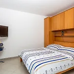 Amazing Apartment In Icici With Wifi