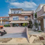 Apartment In Crikvenica 5468