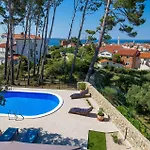 Stunning Home In Banjol