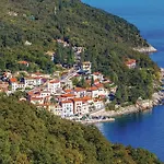 Beach Front Apartment In Moscenicka Draga