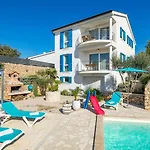 Villa Anna-Lena With Pool Close To Sandy Beach