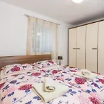 Cozy Home In Garica With Wifi