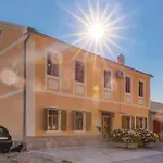 Cozy Home In Grizane With Kitchen