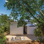 2 Bedroom Awesome Home In Dramalj