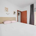 Apartments Neda With Sea View