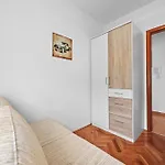 Apartments Neda With Sea View