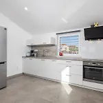 Apartments Villa Padrone With Pool - Perfect For Families!
