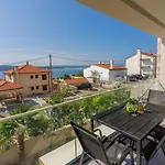Beeindruckendes Apartment Nur 500 Meter Zum Strand Mit Meerblick, Sauna, Gym, Pool