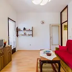 Nostalgisches Apartment Nur 500 Meter Zum Strand Mit Privater Terrasse, Meerblick, Grill