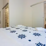Renoviertes Apartment Nur 600 Meter Zum Strand Mit Privater Terrasse, Grill, Waschmaschine
