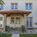 Mediterranes Apartment Nur 470 Meter Zum Strand Mit Meerblick, Babybett, Grill