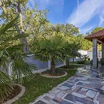 Mediterranes Apartment Nur 470 Meter Zum Strand Mit Meerblick, Babybett, Grill