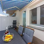 Traumhaftes Apartment Nur 150 Meter Zum Strand Mit Meerblick, Liege, Grill, Hundefreundlich