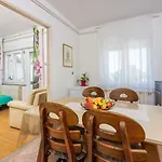 Hundefreundliches Apartment Nur 150 Meter Zum Strand Mit Meerblick, Bbq, Wifi