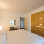 Charmantes Apartment Nur 200 Meter Zum Strand Mit Meerblick, Liegen, Grillbereich