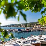 Malerisches Apartment Nur 200 Meter Zum Strand Mit Meerblick, Privatparkplatz, Grillbereich