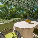 Idyllisches Apartment Nur 250 Meter Zum Strand Mit Meerblick, Privater Terrasse, Privatparkplatz