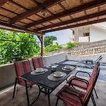 Modernes Apartment Nur 150 Meter Zum Strand Mit Pool, Jacuzzi, Meerblick, Billard