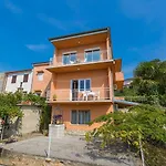 Komfortables Apartment Mit Meerblick, Bbq-Bereich, Garten, Privatparkplatz