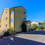 Lichtdurchflutetes Apartment Nur 350 Meter Zum Strand Mit Herrlichem Meerblick