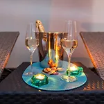 Renoviertes Apartment Nur 150 Meter Zum Strand Mit Jacuzzi, Meerblick, Pool, Billardtisch