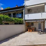 Helles Studio-Apartment Nur 350 Meter Zum Strand Mit Grill, Privatparkplatz, Liege