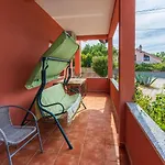 Hundefreundliches Ferienhaus Mit Spielplatz, Privatpool, Kicker, Holzkohlegrill