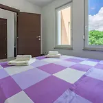 Lichtdurchflutetes Apartment Mit Meerblick, Privatem Balkon, Wifi, Privatparkplatz